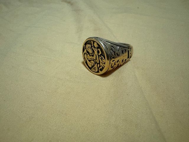 Anillo Griego chapado en oro 18k