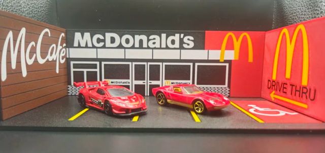 Diorama Garaje/Parcheggio Hot Wheels 1/64