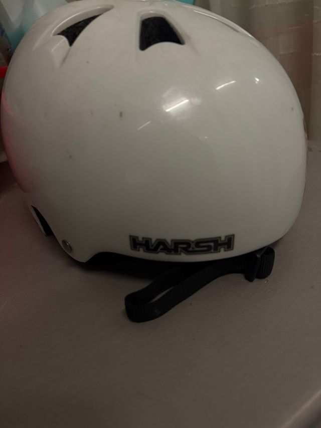 Casco blanco para patín