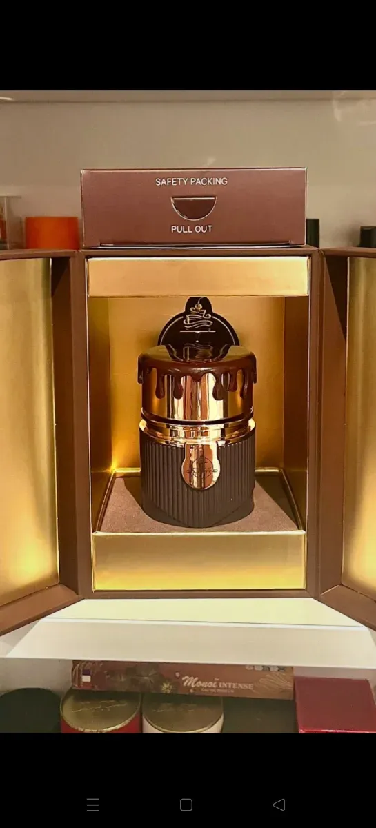 Perfume Choco Cult Marrón y Dorado