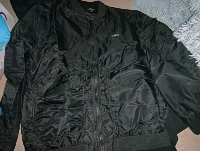 Cazadora bomber negra