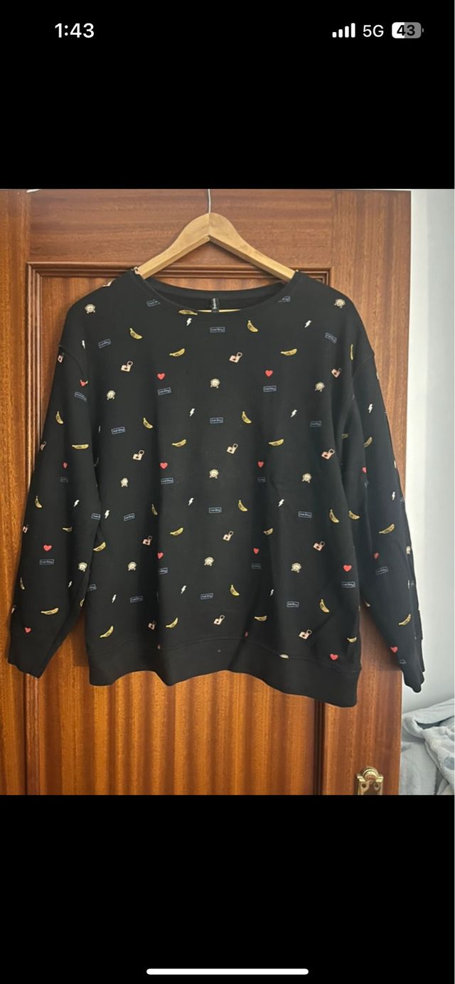 Sudadera Stradivarius estampada