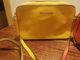 BOLSOS PEQUEÑOS ROJO Y Amarillo. Abrir fotos