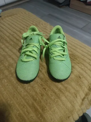 Zapatillas Adidas Nemeziz Verdes Rayas