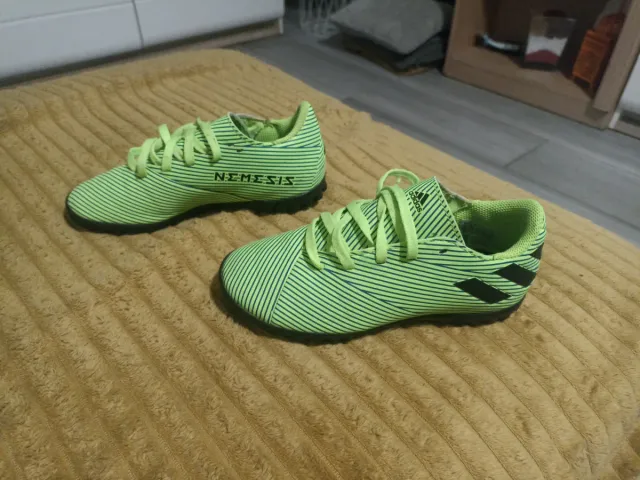 Zapatillas Adidas Nemeziz Verdes Rayas