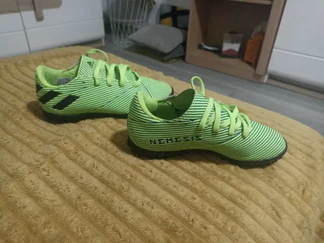 Zapatillas Adidas Nemeziz Verdes Rayas