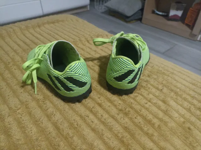 Zapatillas Adidas Nemeziz Verdes Rayas