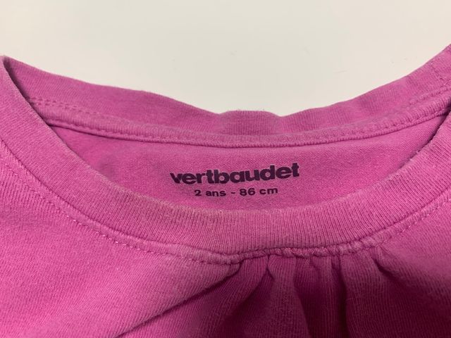 Camiseta rosa Vertbaudet muñeca japonesa