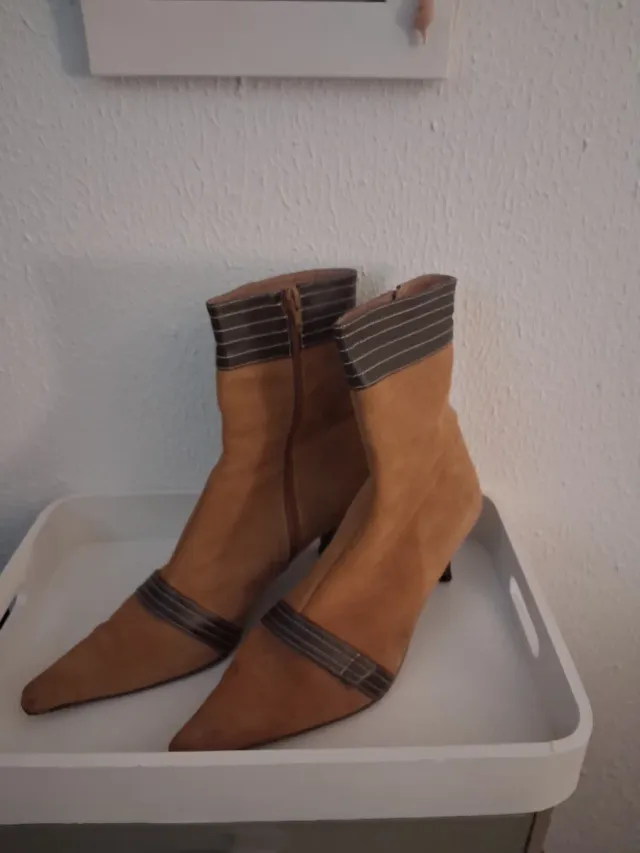 Botas de ante y piel tacón fino