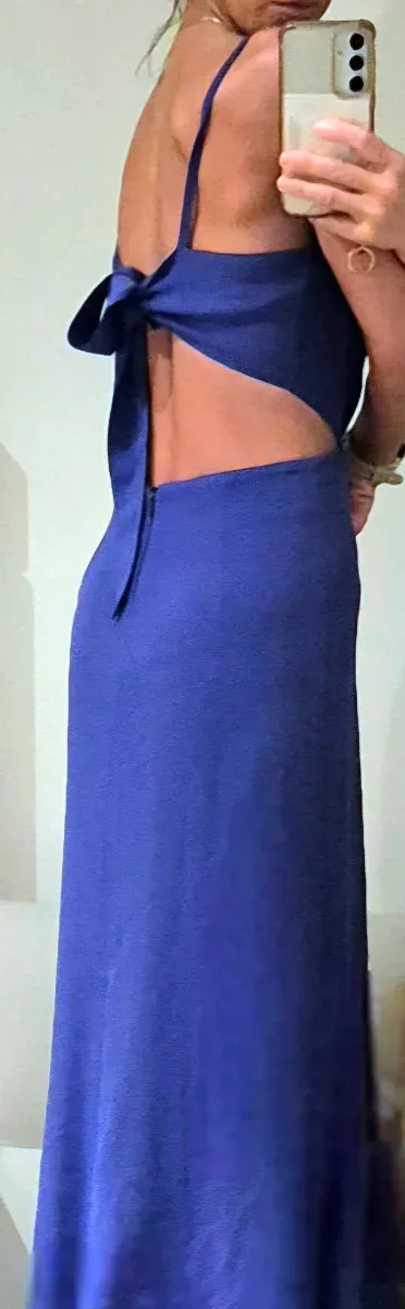 Vestido fiesta azul eléctrico con chal