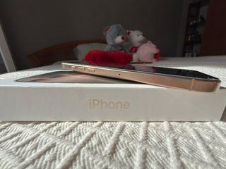 iPhone 16 Pro Max Dorado