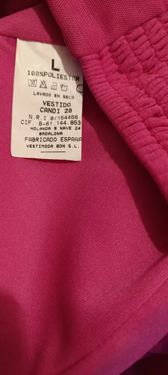 Vestido de fiesta fucsia con flores