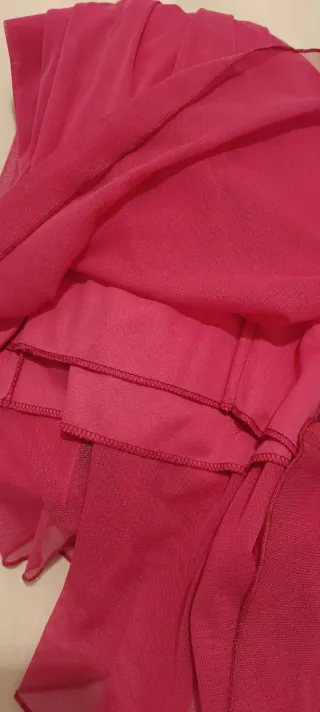 Vestido de fiesta fucsia con flores