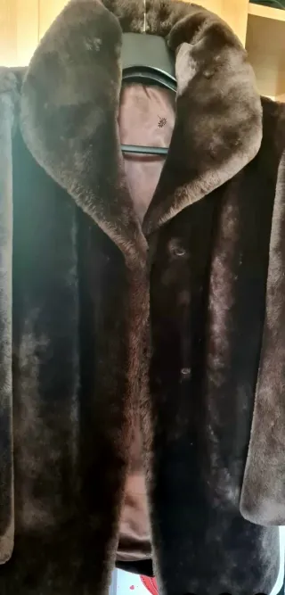 Abrigo de pelomuton marrón