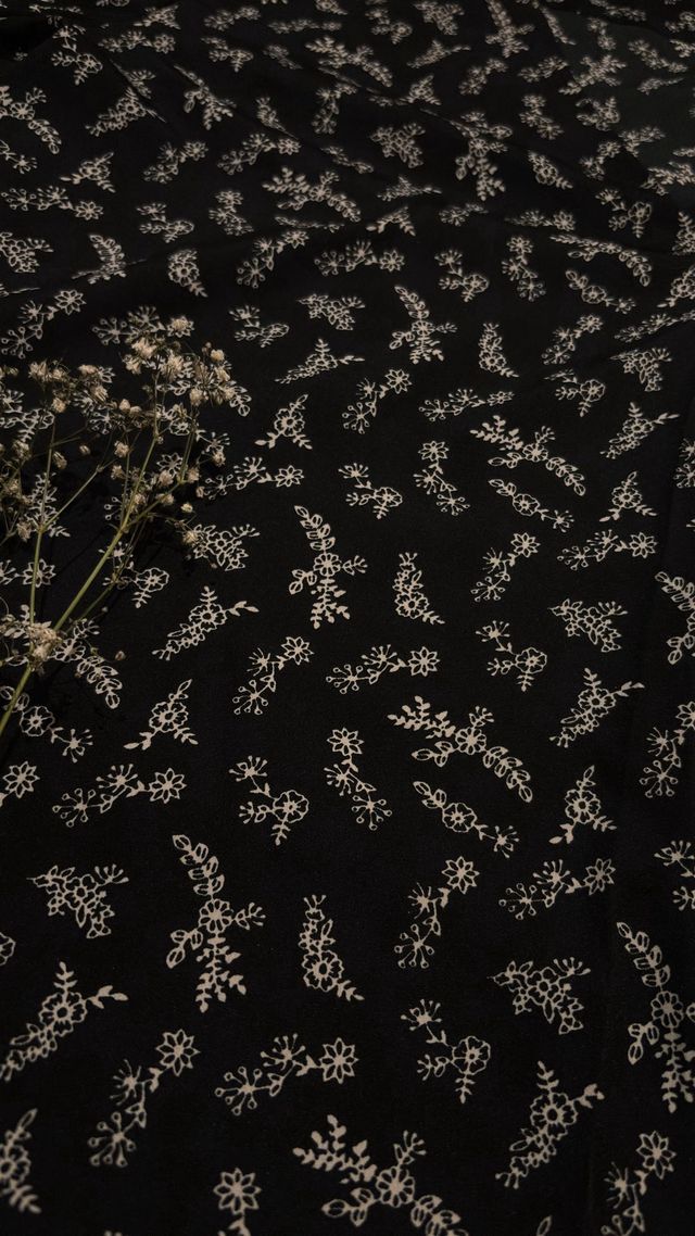 Blusa estampada negra y blanca