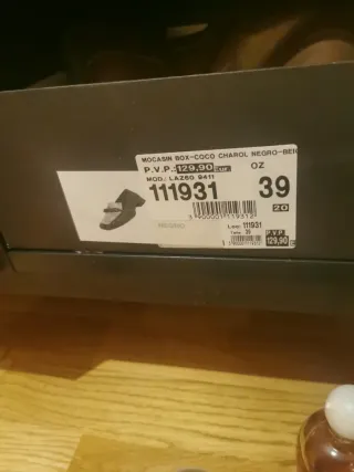 ZAPATOS DCHIC de piel. MUJER. Con cadena. Sin usar