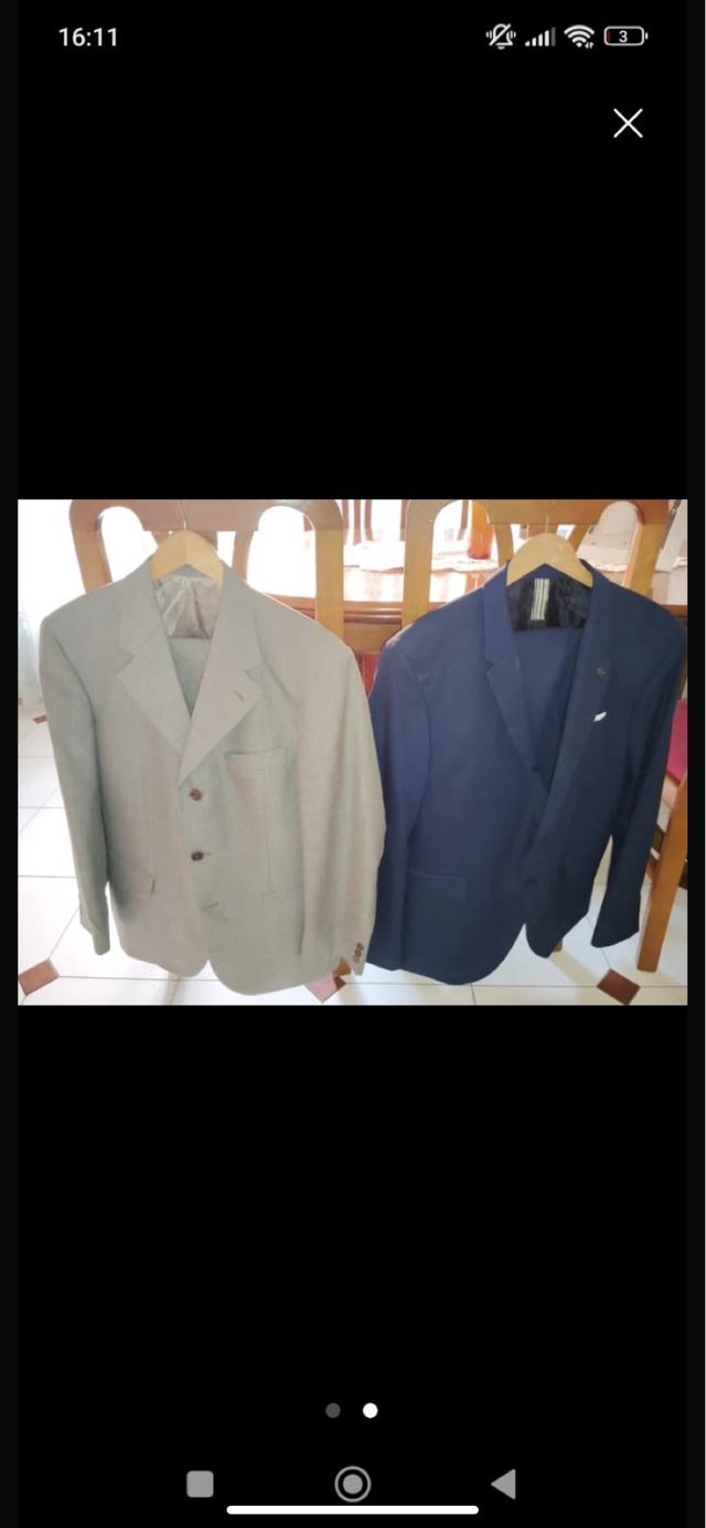 Traje chaqueta beige y azul