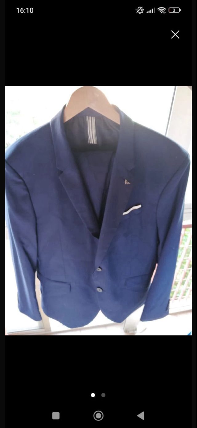 Traje chaqueta beige y azul