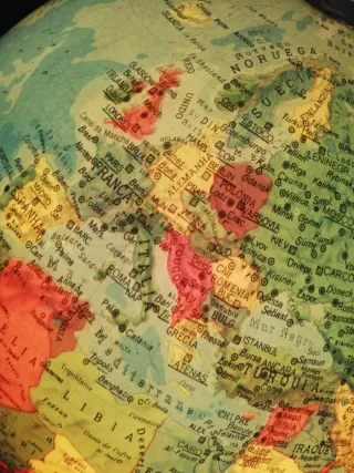 Globo Terra Antigo Iluminado