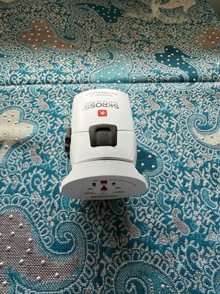 Adaptador de Enchufe Universal SKROSS
