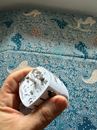 Adaptador de Enchufe Universal SKROSS