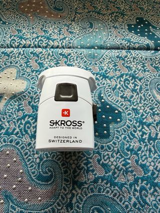 Adaptador de Enchufe Universal SKROSS