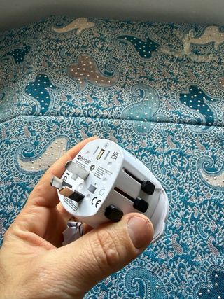 Adaptador de Enchufe Universal SKROSS