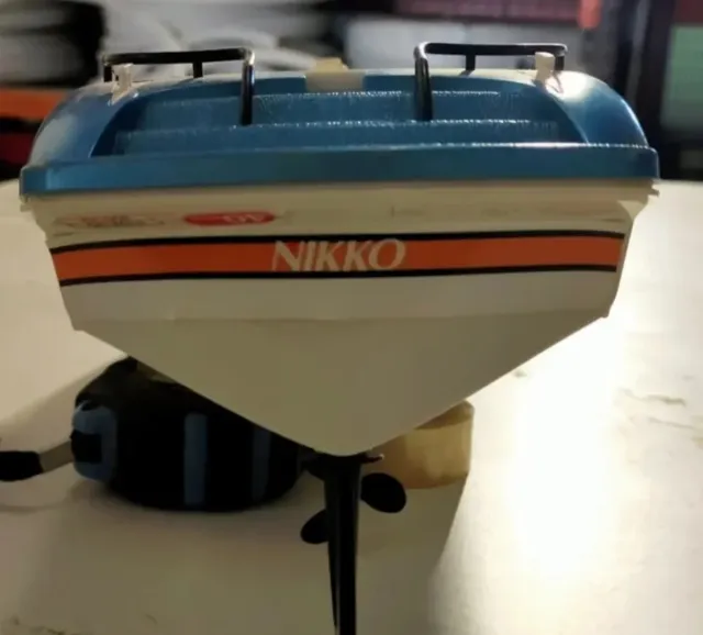 Barco de control remoto a batería