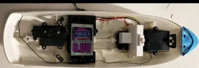 Barco de control remoto a batería