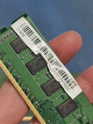 4 memorias RAM de portatil , 4 x 2gb Kingston 2Rx8 PC3 -10600U