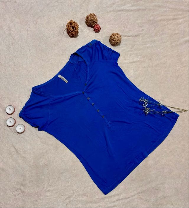 Camiseta básica azul estilo años 2000