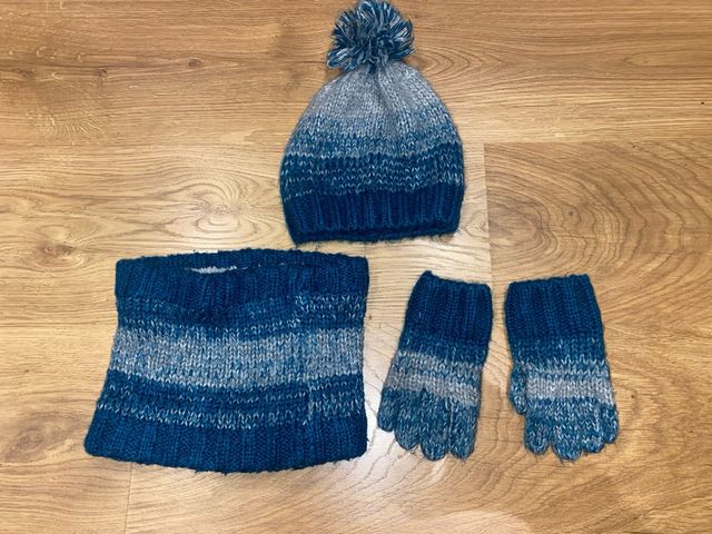 Conjunto lana gorro, guantes y braga 4-6 años
