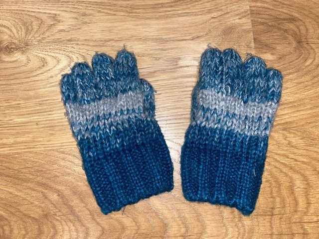 Conjunto lana gorro, guantes y braga 4-6 años