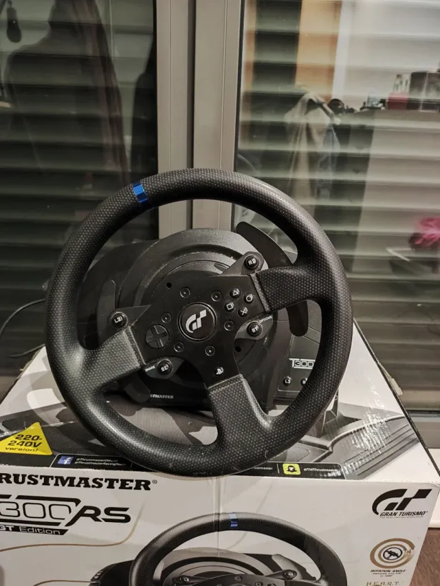 Volante Thrustmaster T300RS GT Edition