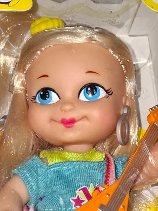 Barriguita de  Famosa. Nueva sin abrir