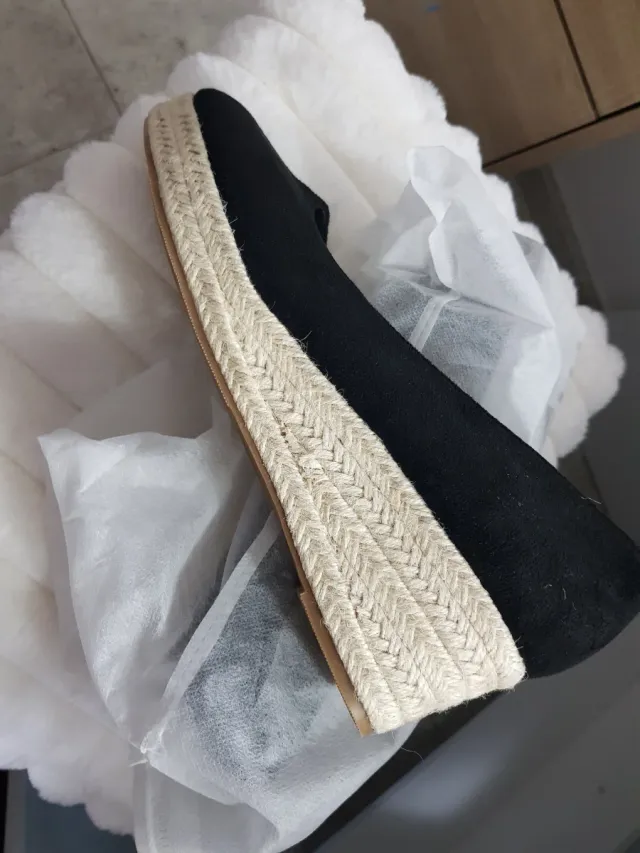 Cuñas negras y beige talla 41