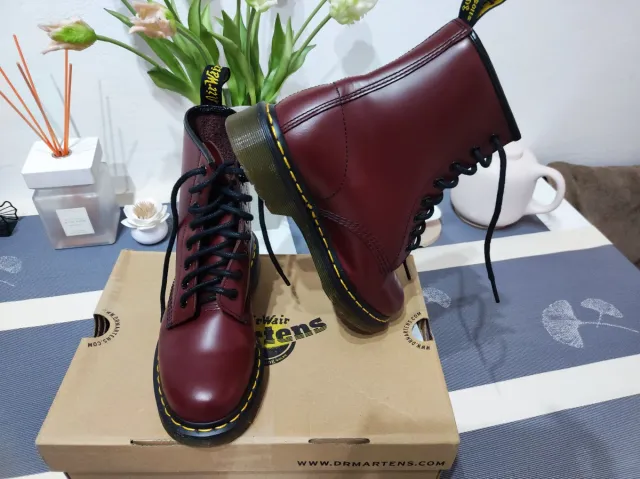 Dr. Martens Anfibi Borgogna Taglia 37