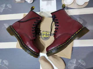 Dr. Martens Anfibi Borgogna Taglia 37