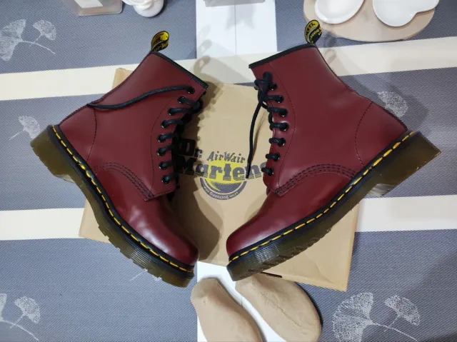 Dr. Martens Anfibi Borgogna Taglia 37