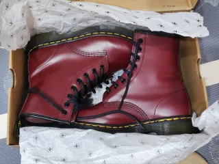 Dr. Martens Anfibi Borgogna Taglia 37