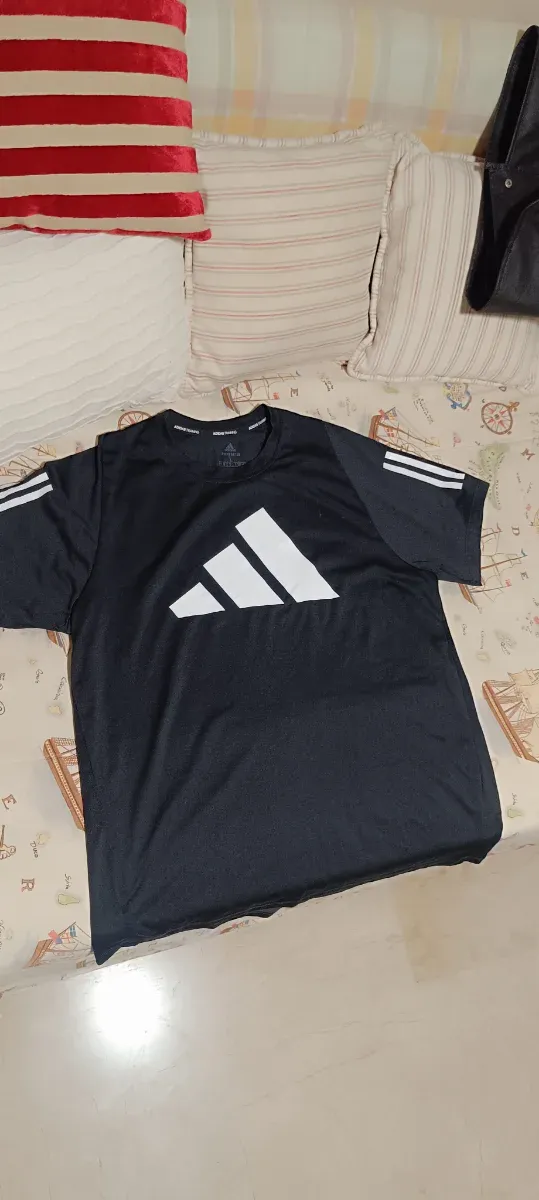 Camiseta Adidas Negra super transpirable