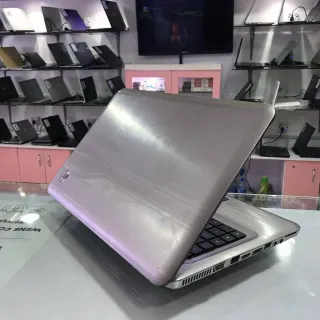 Portátil HP dv7 i7