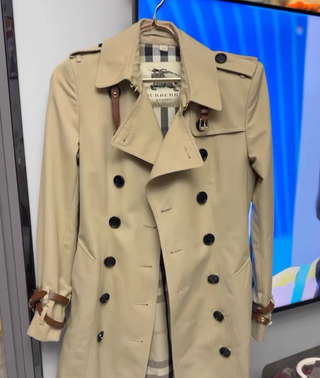 Gabardina Burberry Beige y Marrón