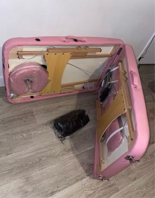 Camilla masajes color rosa. Nueva.