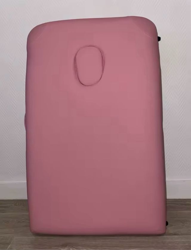 Camilla masajes color rosa. Nueva.