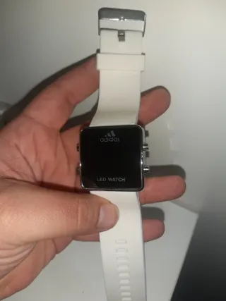Reloj Adidas LED Blanco y Negro