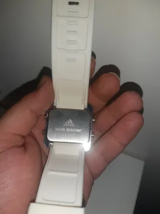 Reloj Adidas LED Blanco y Negro
