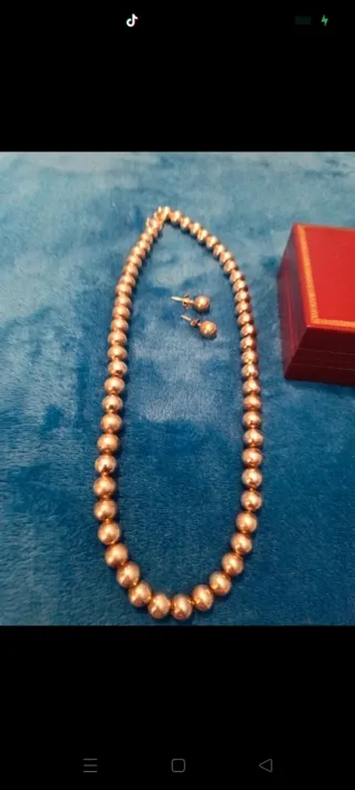 Collar y pendientes de plata.