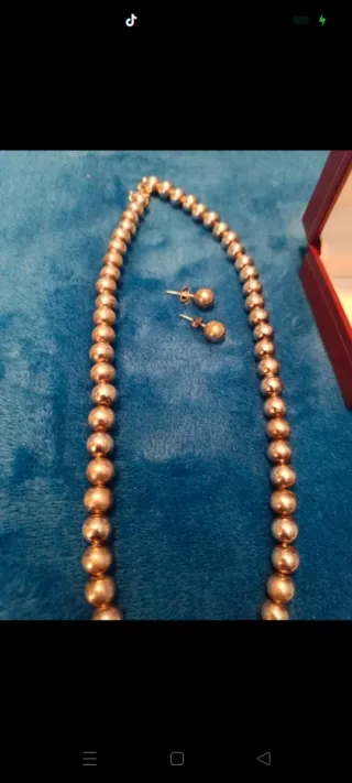 Collar y pendientes de plata.
