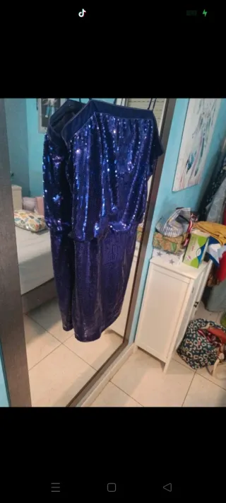 Vestido fiesta lentejuelas Naf Naf morado.